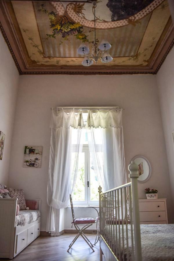 Maison La Mitra - Dimore Partenopee Bed & Breakfast Наполи Екстериор снимка